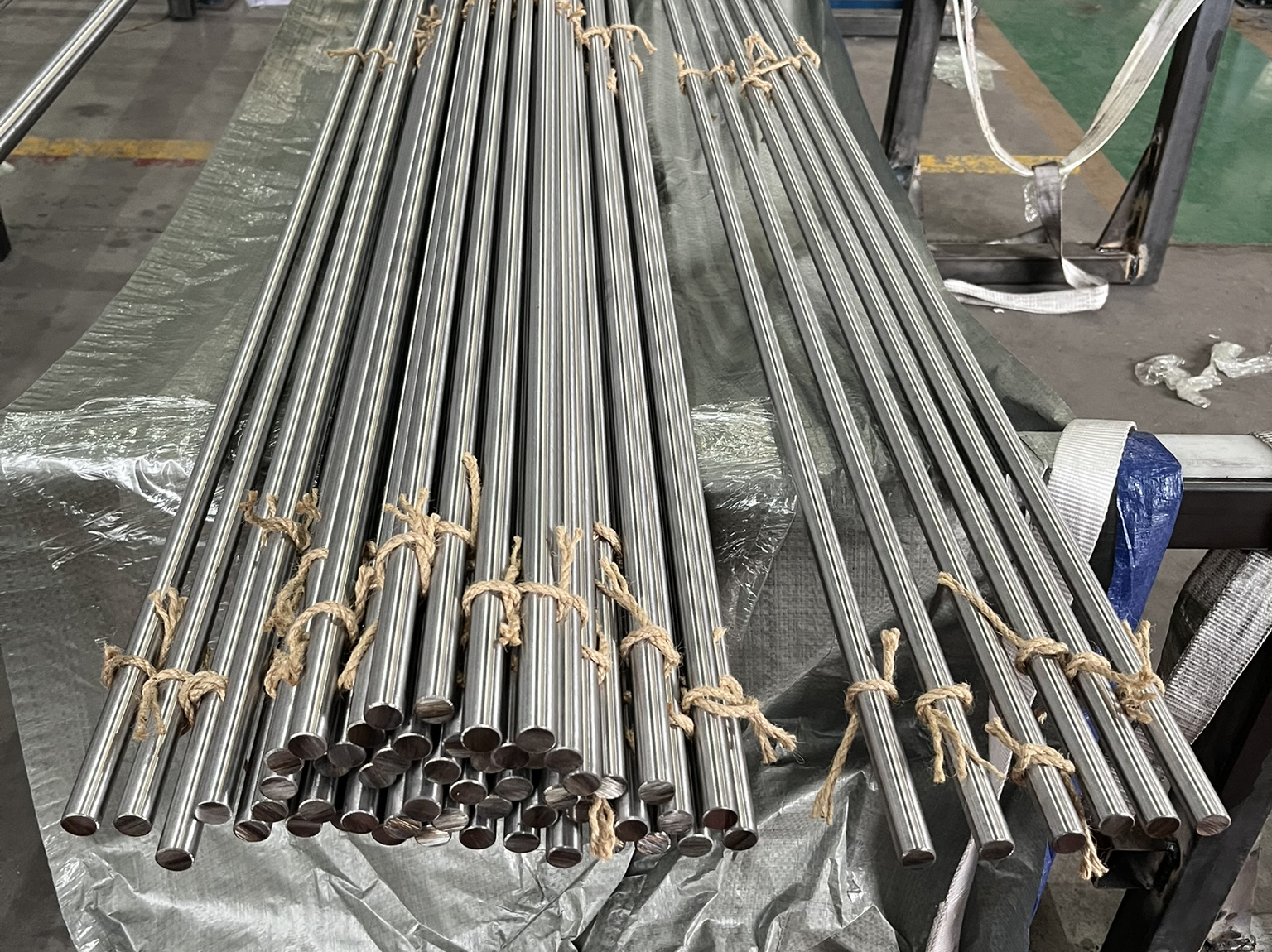 13Cr11Ni2W2MoV (EI961)13Х11Н2В2МФ отправлены круглые и шестигранные прутки